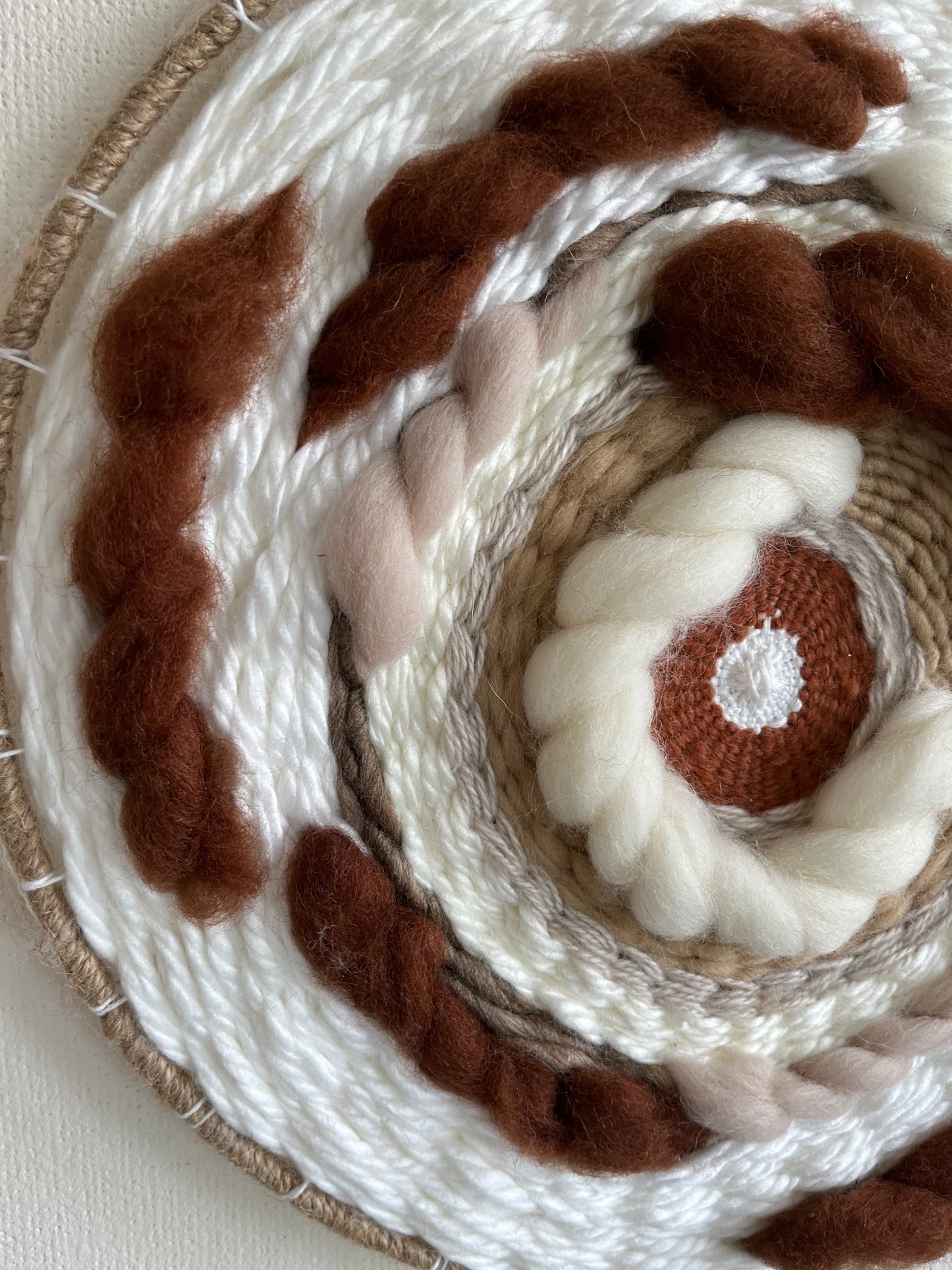 Circular weaving brown and white