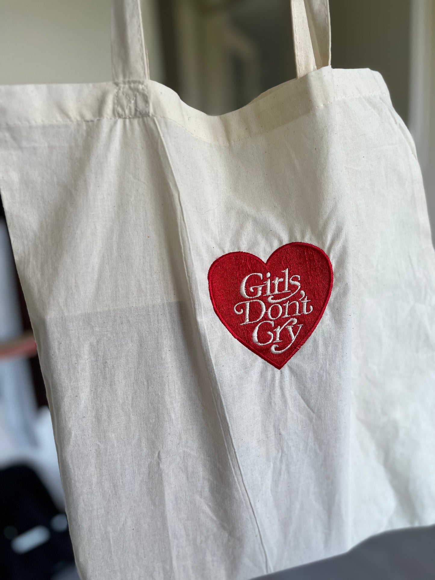 Girls don’t cry tote bag