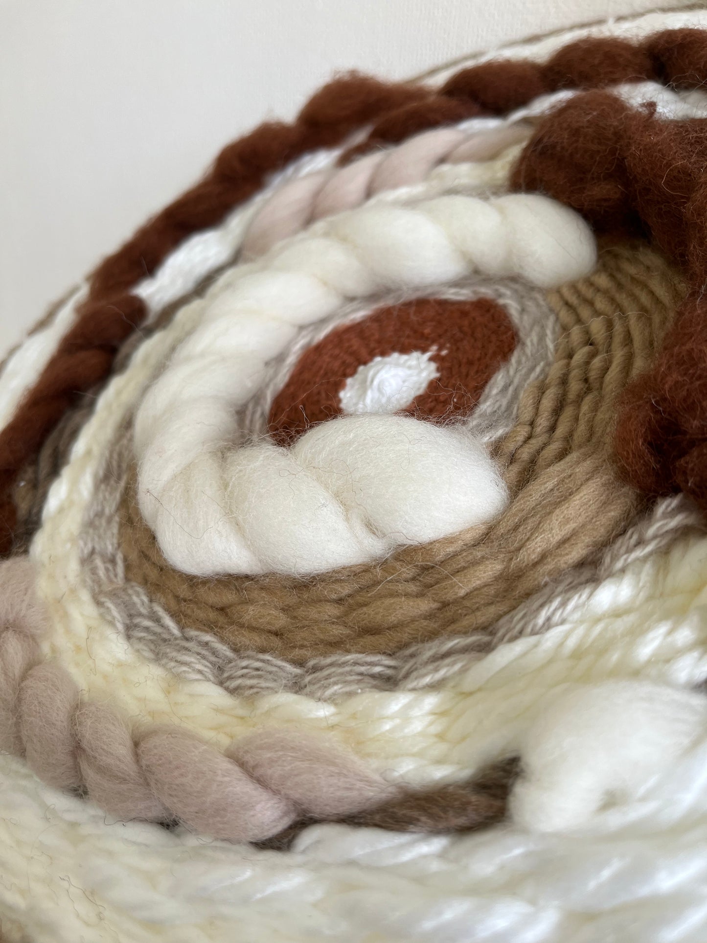 Circular weaving brown and white