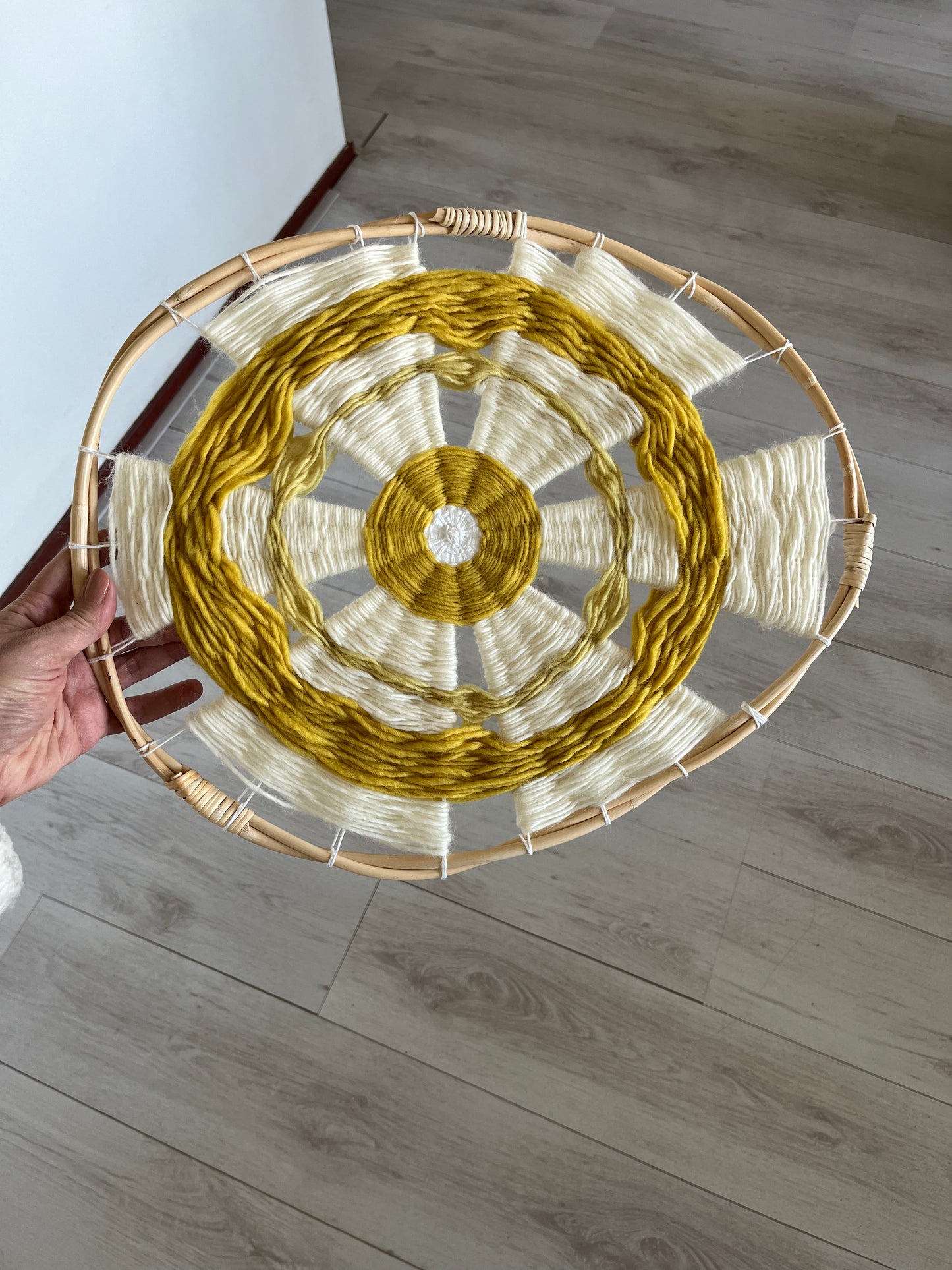 Circular weaving white and yellow