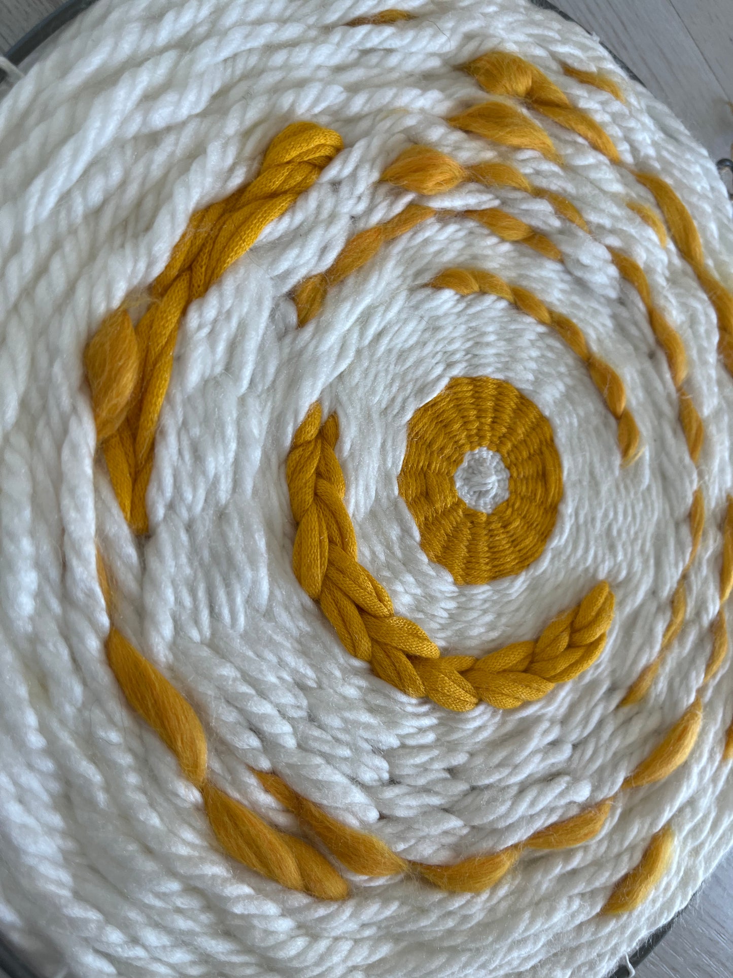 Circular weaving white and yellow