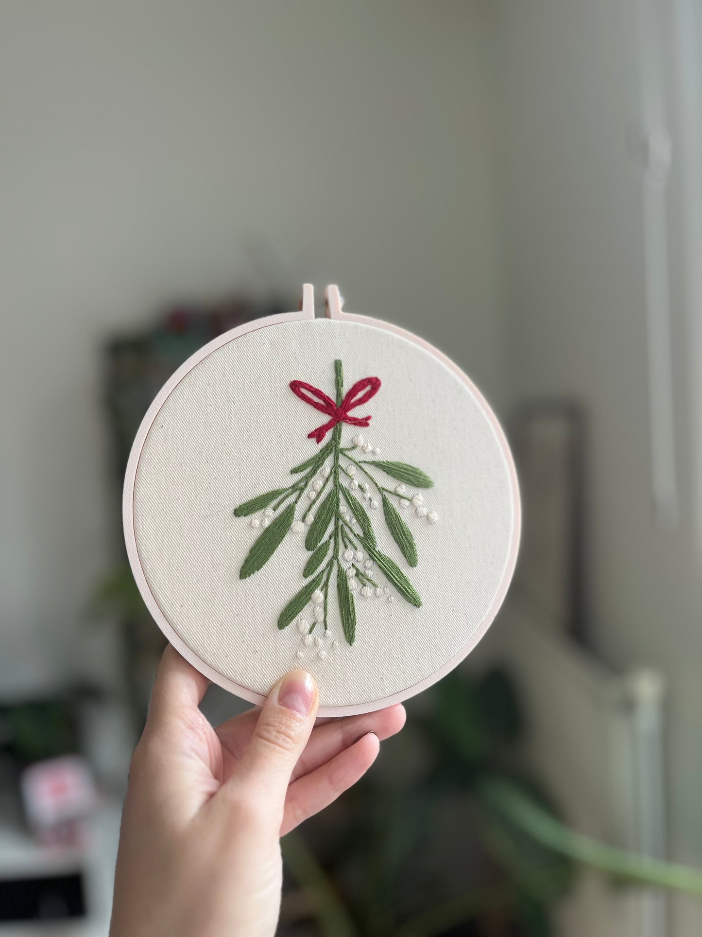 Mistletoe embroidery kit