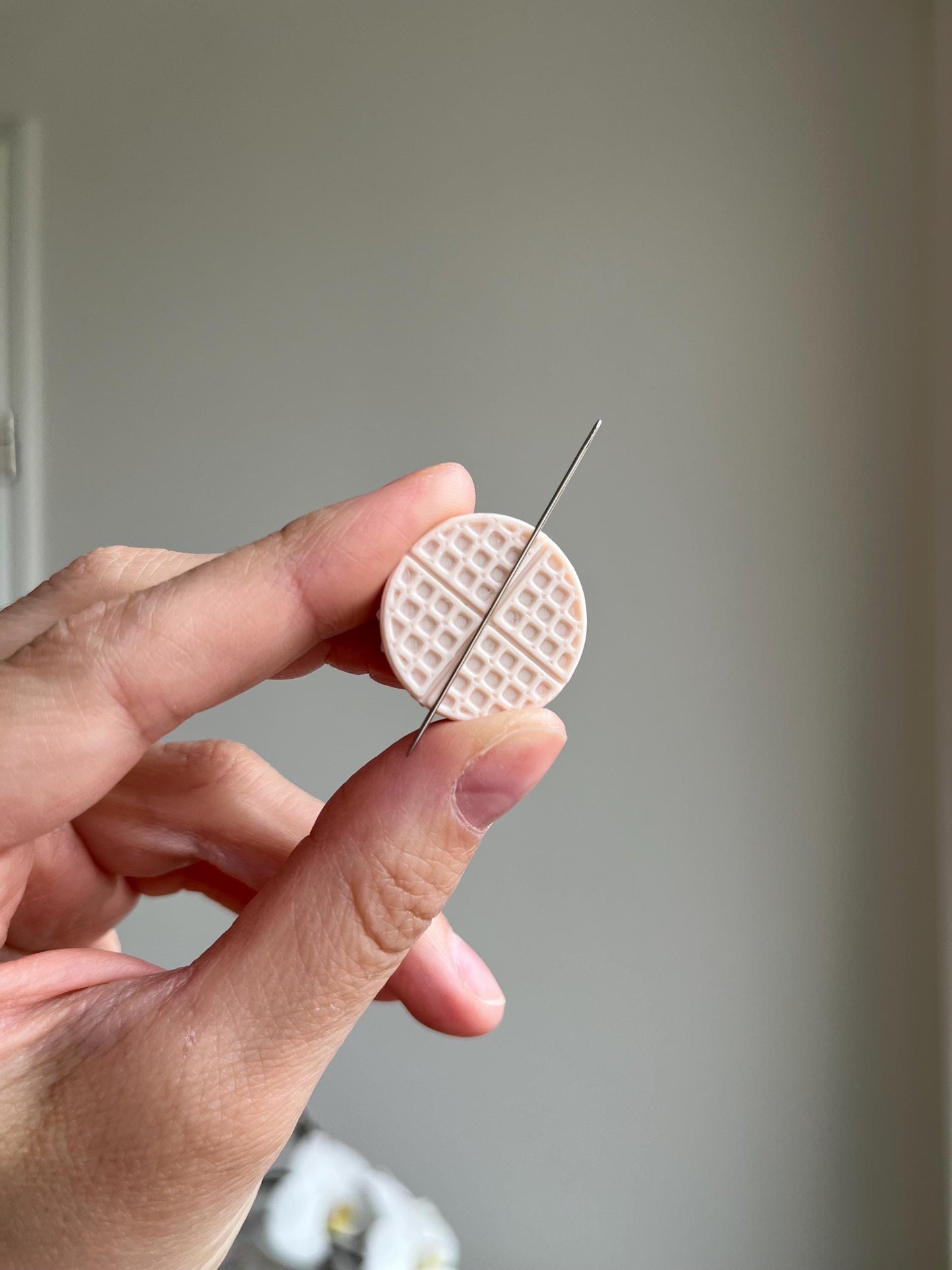 Magnetic Needle minder | Waffle magnetic needle minder| Pin Needle minder | Waffle needle minder