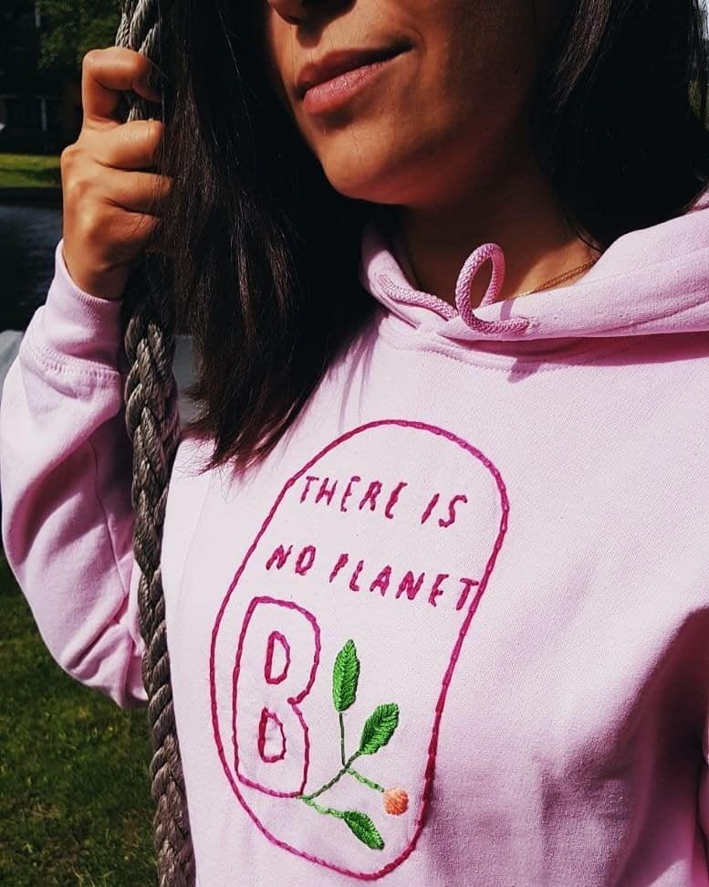 Hand Embroidered hoodie "There is no planet B" - Indie's Little Crafts