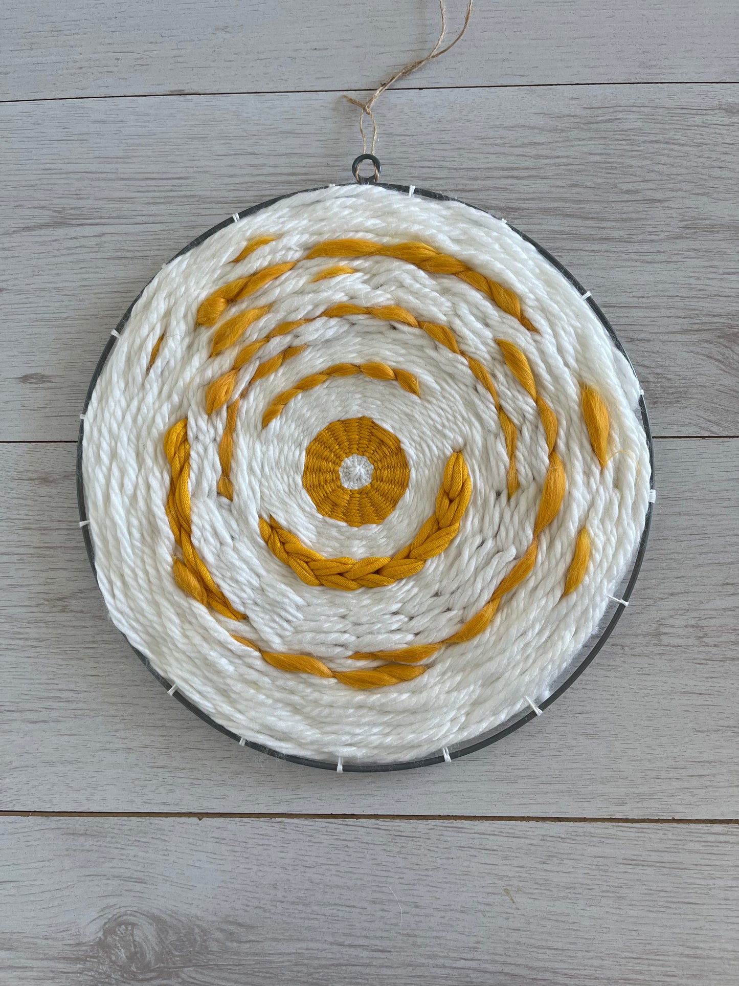 Circular weaving white and yellow