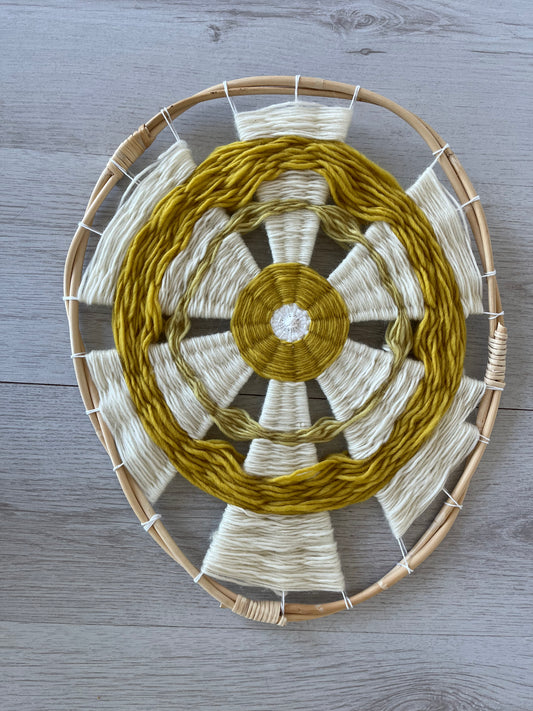 Circular weaving white and yellow